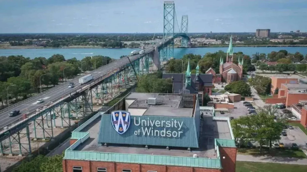 University of Windsor Open Entrance Scholarship In Canada 2024/25 - Study in Canada